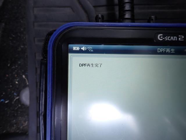 キャンター 　☆２５－２７　３ｔ　ワイドロング　低温冷凍車　ＡＴ　－３０度設定　東プレ製　ＸＶ２４Ｌ　リヤ３枚扉　バックカメラ　仕切扉　２エバ　サイドドア　床アルミ縞鋼板　ラッシングレール　抹消前積載２９５０ｋｇ（63枚目）