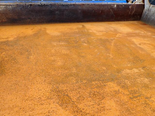 フォワード 　２５－２５　４ｔ　ダンプ　極東製　ベッドなし　３ペダル　ＤＤ０４　アオリ一方開　手動コボレーン　ＥＴＣ　スタッドレスタイヤ　アドブルー　抹消積載３５５０ｋｇ　ボディ内寸長３４０幅２０５ｃｍ（31枚目）