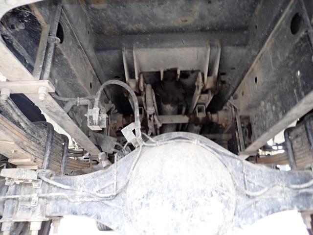 フォワード 　２５－７　４ｔ　ダンプ　極東製　ベッドなし　３ペダル　ＥＴＣ　アオリ一方開　手動コボレーン　スロープハンガー　スタッドレスタイヤ　抹消積載３６００ｋｇ　ボディ内寸長３４０幅２０５ｃｍ（47枚目）