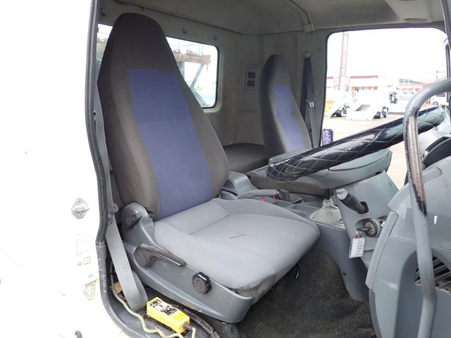 ファイター 25-22 4t アームロール 新明和製 CCA44 コンテナ専用車 2本ホイスト キャブバックステップ ベッド付 220馬力 箱なし 3ペダル ETC 抹消積載3650kg フックロール(33枚目)