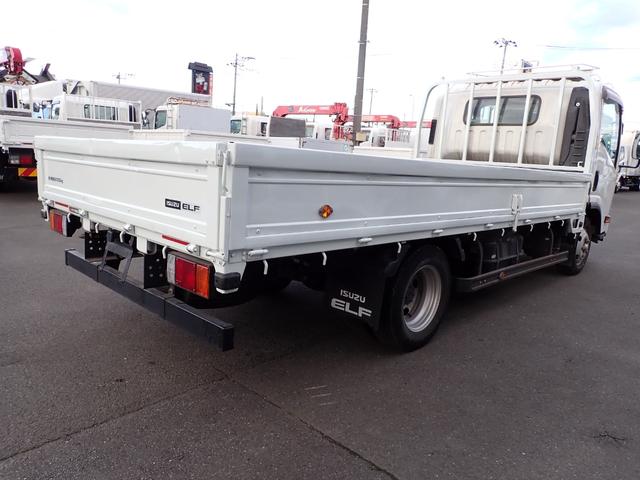 エルフトラック フルフラットロー 24-267 2t ワイドロング 全低床 平ボディ スムーサー ETC 抹消積載2000kg ボディ内寸長435幅207cm 5t限定準中型免許 車両総重量5t オートマチック車(4枚目)