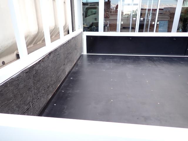 エルフトラック フルフラットロー 24-267 2t ワイドロング 全低床 平ボディ スムーサー ETC 抹消積載2000kg ボディ内寸長435幅207cm 5t限定準中型免許 車両総重量5t オートマチック車(9枚目)