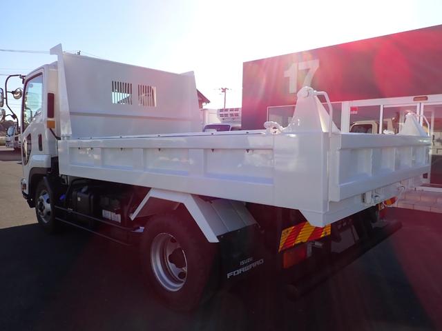 フォワード 25-23 4t ダンプ 極東製 ベッドなし 3ペダル ETC アオリ一方開 手動コボレーン 190PS スタッドレスタイヤ 抹消積載3550kg ボディ内寸長340幅205cm(7枚目)