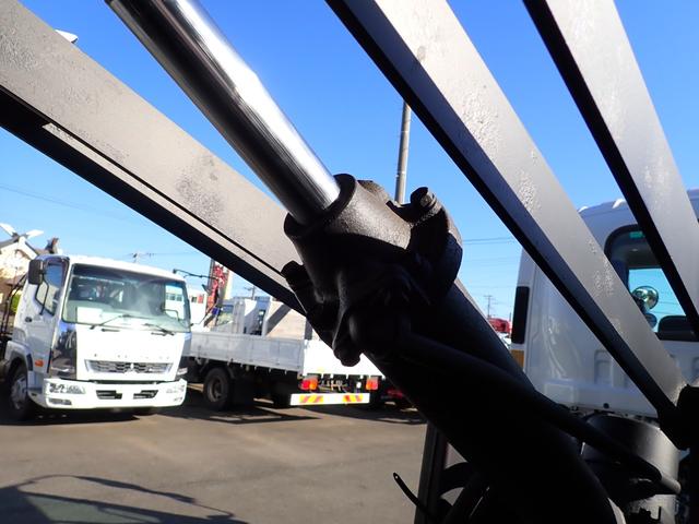 フォワード 25-23 4t ダンプ 極東製 ベッドなし 3ペダル ETC アオリ一方開 手動コボレーン 190PS スタッドレスタイヤ 抹消積載3550kg ボディ内寸長340幅205cm(12枚目)