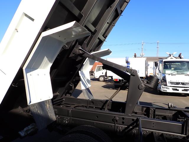 フォワード 25-23 4t ダンプ 極東製 ベッドなし 3ペダル ETC アオリ一方開 手動コボレーン 190PS スタッドレスタイヤ 抹消積載3550kg ボディ内寸長340幅205cm(13枚目)