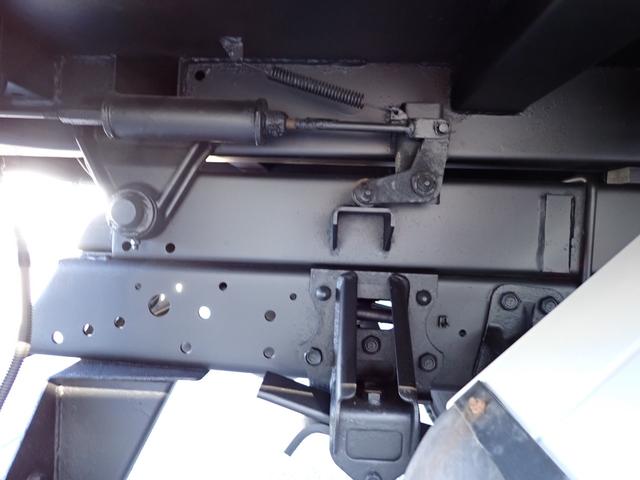 フォワード 25-23 4t ダンプ 極東製 ベッドなし 3ペダル ETC アオリ一方開 手動コボレーン 190PS スタッドレスタイヤ 抹消積載3550kg ボディ内寸長340幅205cm(26枚目)