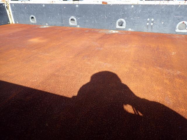 キャンター 24-165 2t ワイドロング 平ボディ AT車 ETC Bカメラ 床鉄板張 床フック4対 ロープ通し穴6対 抹消積載2000kg 5t限定準中型免許 総重量5t 全低床(26枚目)