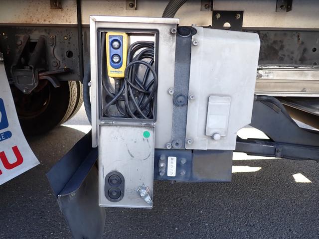 フォワード ☆25-43 4tワイド フルハーフ製アルミウィング 格納式パワーゲート 新明和製 リモコン付 210馬力 3ペダル ベッド付 ラッシングレール2段 床引出フック5対 ETC バックカメラ(12枚目)