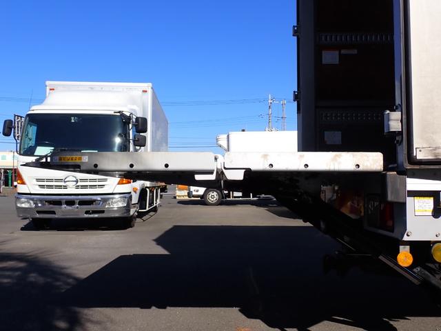 フォワード ☆25-43 4tワイド フルハーフ製アルミウィング 格納式パワーゲート 新明和製 リモコン付 210馬力 3ペダル ベッド付 ラッシングレール2段 床引出フック5対 ETC バックカメラ(18枚目)