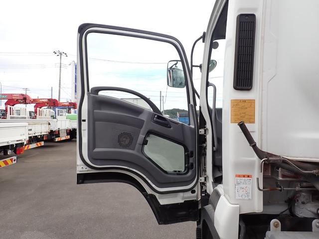 フォワード ☆24-272 4t 4段クレーンフックイン ラジコン付 ユニック製 URG344 ETC 3ペダル ロープ通し穴3対 床フック4対 ベッドなし 抹消積載2500kg スタッドレスタイヤ 540ボディ(65枚目)