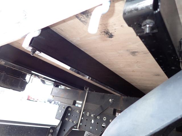 キャンター 　☆２５－５　３ｔ　ワイドロング　４段ラジコン　３ペダル　ユニック製　ＵＲＵ２６４　ＥＴＣ　床板張替済　横根太角パイプ交換済　抹消積載３０００ｋｇ　ボディ内寸長３５７幅２０７ｃｍ　２．６３ｔ吊り（38枚目）