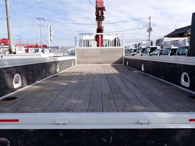 ヒノレンジャー 　☆２５－１６　４ｔ　４段クレーンフックイン　ラジコン付　４段ラジコン　ユニック製　ＵＲＧ３４４　ＥＴＣ　３ペダル　ロープ通し穴３対　ベッドなし　抹消積載２４５０ｋｇ　スタッドレスタイヤ（23枚目）