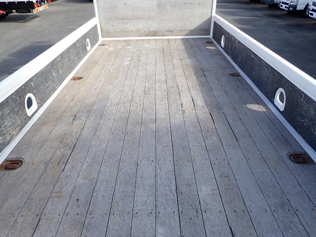 ヒノレンジャー 　☆２５－１６　４ｔ　４段クレーンフックイン　ラジコン付　４段ラジコン　ユニック製　ＵＲＧ３４４　ＥＴＣ　３ペダル　ロープ通し穴３対　ベッドなし　抹消積載２４５０ｋｇ　スタッドレスタイヤ（27枚目）