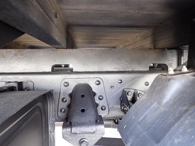 ヒノレンジャー 　☆２５－１６　４ｔ　４段クレーンフックイン　ラジコン付　４段ラジコン　ユニック製　ＵＲＧ３４４　ＥＴＣ　３ペダル　ロープ通し穴３対　ベッドなし　抹消積載２４５０ｋｇ　スタッドレスタイヤ（31枚目）