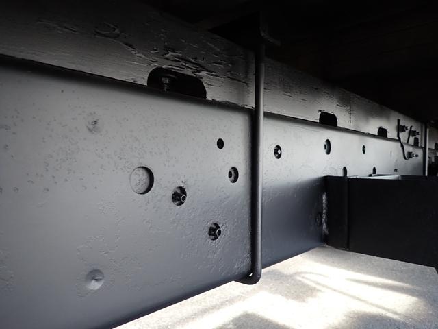 ヒノレンジャー 　☆２５－１６　４ｔ　４段クレーンフックイン　ラジコン付　４段ラジコン　ユニック製　ＵＲＧ３４４　ＥＴＣ　３ペダル　ロープ通し穴３対　ベッドなし　抹消積載２４５０ｋｇ　スタッドレスタイヤ（36枚目）