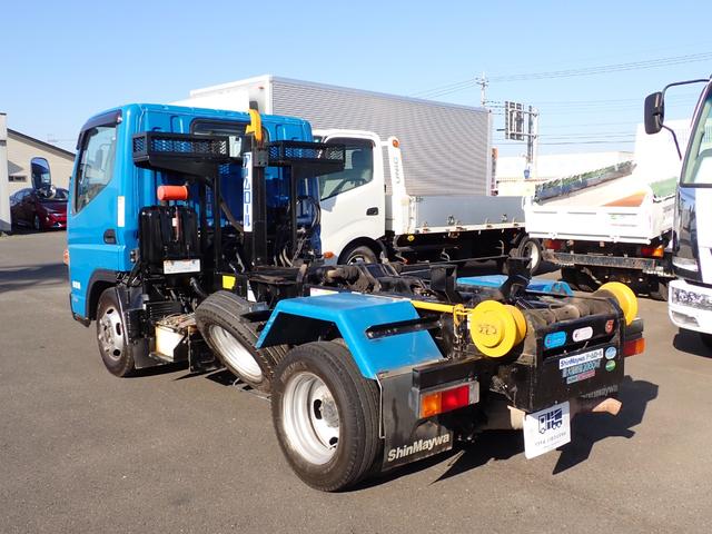 キャンター 　☆２５－７６　２ｔ　アームロール　新明和製　ＣＣＡ２２　コンテナ専用車　２本ホイスト　１３０馬力　箱なし　３ペダル　車両総重量５ｔ未満　５ｔ限定準中型免許　積載量２０００ｋｇ　フックロール（7枚目）