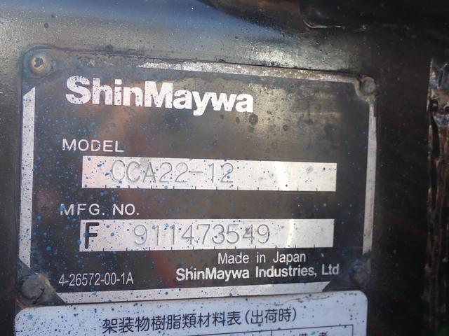 キャンター 　☆２５－７６　２ｔ　アームロール　新明和製　ＣＣＡ２２　コンテナ専用車　２本ホイスト　１３０馬力　箱なし　３ペダル　車両総重量５ｔ未満　５ｔ限定準中型免許　積載量２０００ｋｇ　フックロール（9枚目）