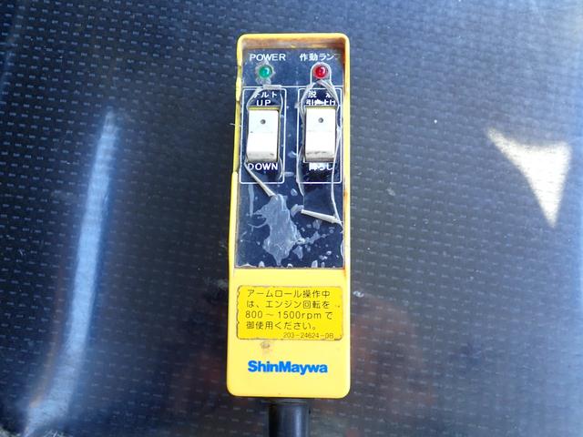 キャンター 　☆２５－７６　２ｔ　アームロール　新明和製　ＣＣＡ２２　コンテナ専用車　２本ホイスト　１３０馬力　箱なし　３ペダル　車両総重量５ｔ未満　５ｔ限定準中型免許　積載量２０００ｋｇ　フックロール（10枚目）