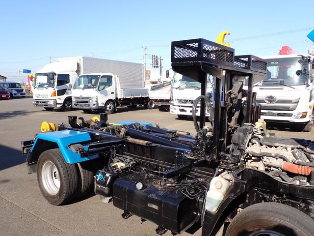 キャンター 　☆２５－７６　２ｔ　アームロール　新明和製　ＣＣＡ２２　コンテナ専用車　２本ホイスト　１３０馬力　箱なし　３ペダル　車両総重量５ｔ未満　５ｔ限定準中型免許　積載量２０００ｋｇ　フックロール（22枚目）