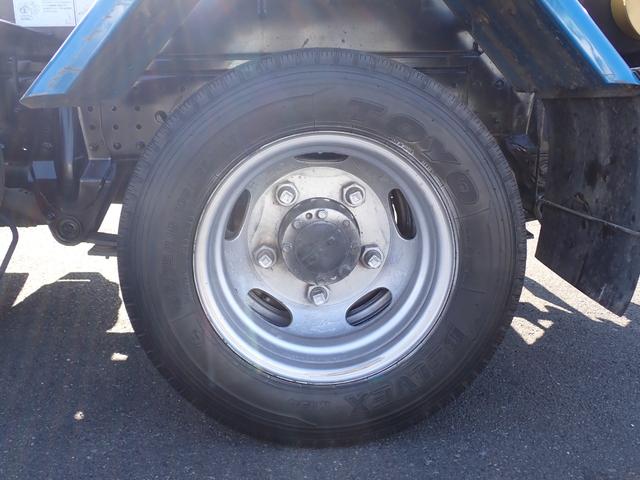 キャンター 　☆２５－７６　２ｔ　アームロール　新明和製　ＣＣＡ２２　コンテナ専用車　２本ホイスト　１３０馬力　箱なし　３ペダル　車両総重量５ｔ未満　５ｔ限定準中型免許　積載量２０００ｋｇ　フックロール（29枚目）