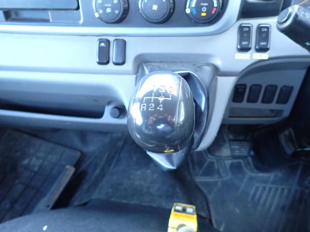 キャンター 　☆２５－７６　２ｔ　アームロール　新明和製　ＣＣＡ２２　コンテナ専用車　２本ホイスト　１３０馬力　箱なし　３ペダル　車両総重量５ｔ未満　５ｔ限定準中型免許　積載量２０００ｋｇ　フックロール（35枚目）