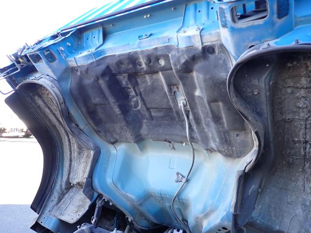 キャンター 　☆２５－７６　２ｔ　アームロール　新明和製　ＣＣＡ２２　コンテナ専用車　２本ホイスト　１３０馬力　箱なし　３ペダル　車両総重量５ｔ未満　５ｔ限定準中型免許　積載量２０００ｋｇ　フックロール（45枚目）