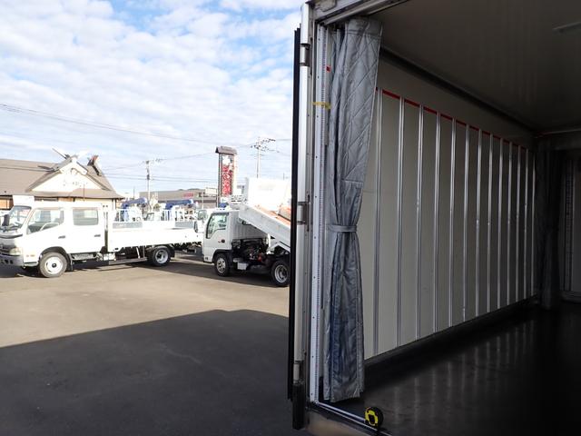 エルフトラック 　☆２４－２３１　３ｔ　ワイドロング　中温冷凍車　ＡＴ　スムーサー　－５度設定　東プレ製　ＸＶ３２ＨＯＣ　床ステンレス張　リヤ３枚扉　温設定　バックカメラ　抹消前積載２９５０ｋｇ　スタッドレスタイヤ（21枚目）