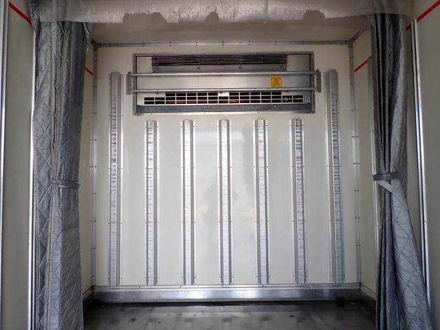 エルフトラック 　☆２４－２３１　３ｔ　ワイドロング　中温冷凍車　ＡＴ　スムーサー　－５度設定　東プレ製　ＸＶ３２ＨＯＣ　床ステンレス張　リヤ３枚扉　温設定　バックカメラ　抹消前積載２９５０ｋｇ　スタッドレスタイヤ（25枚目）