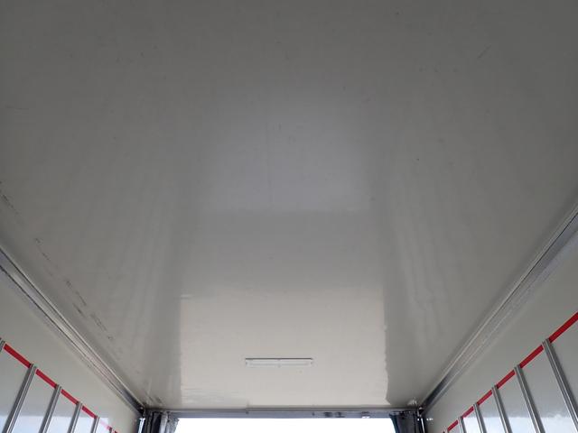 エルフトラック 　☆２４－２３１　３ｔ　ワイドロング　中温冷凍車　ＡＴ　スムーサー　－５度設定　東プレ製　ＸＶ３２ＨＯＣ　床ステンレス張　リヤ３枚扉　温設定　バックカメラ　抹消前積載２９５０ｋｇ　スタッドレスタイヤ（27枚目）