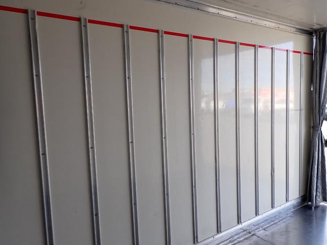 エルフトラック 　☆２４－２３１　３ｔ　ワイドロング　中温冷凍車　ＡＴ　スムーサー　－５度設定　東プレ製　ＸＶ３２ＨＯＣ　床ステンレス張　リヤ３枚扉　温設定　バックカメラ　抹消前積載２９５０ｋｇ　スタッドレスタイヤ（31枚目）