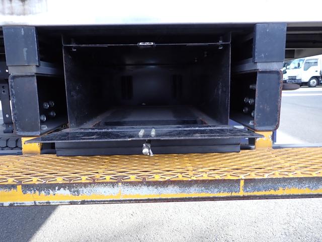 エルフトラック 　☆２４－２３１　３ｔ　ワイドロング　中温冷凍車　ＡＴ　スムーサー　－５度設定　東プレ製　ＸＶ３２ＨＯＣ　床ステンレス張　リヤ３枚扉　温設定　バックカメラ　抹消前積載２９５０ｋｇ　スタッドレスタイヤ（47枚目）