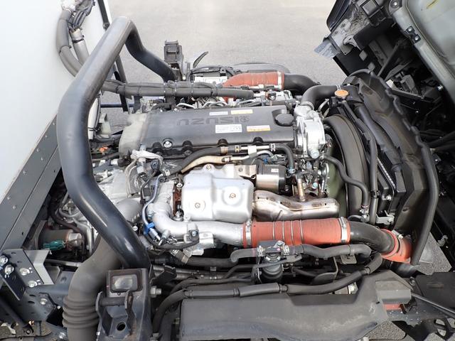 エルフトラック 　☆２４－２３１　３ｔ　ワイドロング　中温冷凍車　ＡＴ　スムーサー　－５度設定　東プレ製　ＸＶ３２ＨＯＣ　床ステンレス張　リヤ３枚扉　温設定　バックカメラ　抹消前積載２９５０ｋｇ　スタッドレスタイヤ（67枚目）