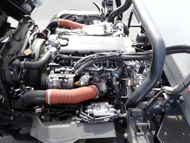 エルフトラック 　☆２４－２３１　３ｔ　ワイドロング　中温冷凍車　ＡＴ　スムーサー　－５度設定　東プレ製　ＸＶ３２ＨＯＣ　床ステンレス張　リヤ３枚扉　温設定　バックカメラ　抹消前積載２９５０ｋｇ　スタッドレスタイヤ（68枚目）