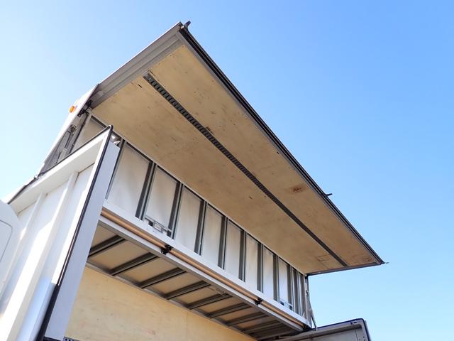 ヒノレンジャー 　☆２５－３７　４ｔ　ワイド　トランテックス製　アルミウィング　跳上式パワーゲート　新明和　観音扉　３ペダル　ベッド付　ラッシングレール２段　床引出フック５対　ＥＴＣ　バックカメラ　抹消積載２７００ｋｇ（27枚目）