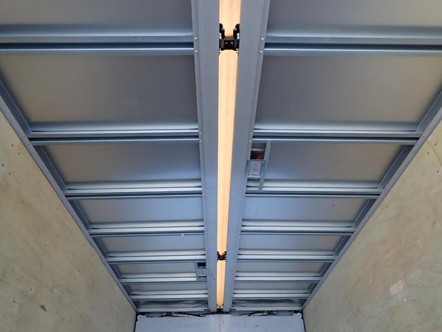 ヒノレンジャー 　☆２５－３７　４ｔ　ワイド　トランテックス製　アルミウィング　跳上式パワーゲート　新明和　観音扉　３ペダル　ベッド付　ラッシングレール２段　床引出フック５対　ＥＴＣ　バックカメラ　抹消積載２７００ｋｇ（41枚目）