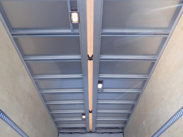 ヒノレンジャー 　☆２５－３７　４ｔ　ワイド　トランテックス製　アルミウィング　跳上式パワーゲート　新明和　観音扉　３ペダル　ベッド付　ラッシングレール２段　床引出フック５対　ＥＴＣ　バックカメラ　抹消積載２７００ｋｇ（50枚目）