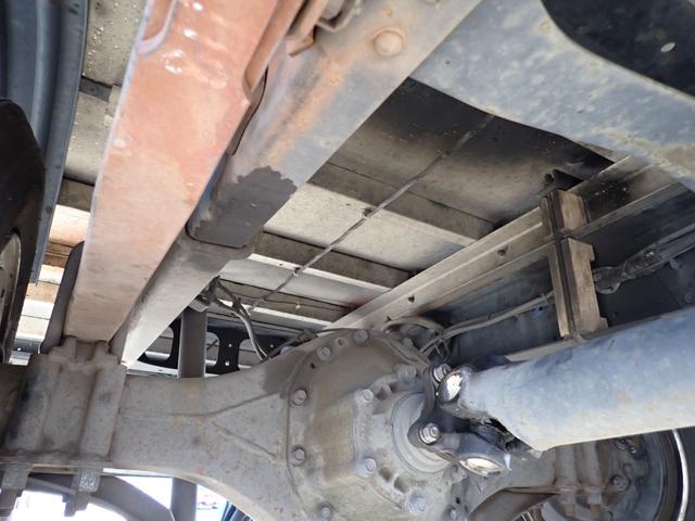 ヒノレンジャー 　☆２５－３７　４ｔ　ワイド　トランテックス製　アルミウィング　跳上式パワーゲート　新明和　観音扉　３ペダル　ベッド付　ラッシングレール２段　床引出フック５対　ＥＴＣ　バックカメラ　抹消積載２７００ｋｇ（55枚目）