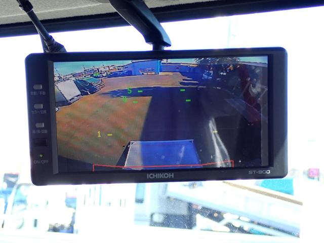 ヒノレンジャー 　☆２５－３７　４ｔ　ワイド　トランテックス製　アルミウィング　跳上式パワーゲート　新明和　観音扉　３ペダル　ベッド付　ラッシングレール２段　床引出フック５対　ＥＴＣ　バックカメラ　抹消積載２７００ｋｇ（68枚目）