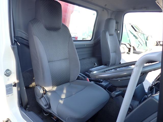 フォワード 　２５－３６　４ｔ　４段クレーンフックイン　ラジコン付　４段ラジコン　ユニック製　ＵＲＵ３４４　ＥＴＣ　３ペダル　縦根太・横根太・一部鉄骨交換　床鉄板張　ロープ通し穴５対　ベッドなし　２１０馬力（44枚目）