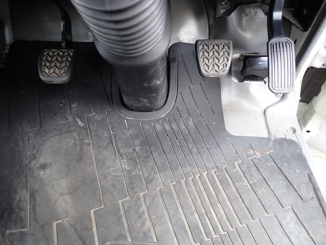 デュトロ 　２５－６６　２ｔ　ワイドロング　平ボディ　全低床　Ｆ６　３ペダル　ＥＴＣ　らくちんスプリング　床フック３対　抹消積載２０００ｋｇ　ボディ内寸長４３５幅２０７ｃｍ　５ｔ限定準中型免許　車輛総重量５ｔ（40枚目）