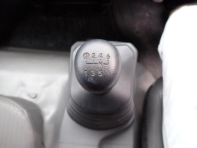 デュトロ 　２５－６６　２ｔ　ワイドロング　平ボディ　全低床　Ｆ６　３ペダル　ＥＴＣ　らくちんスプリング　床フック３対　抹消積載２０００ｋｇ　ボディ内寸長４３５幅２０７ｃｍ　５ｔ限定準中型免許　車輛総重量５ｔ（42枚目）