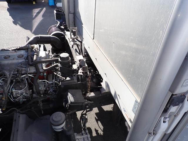 ヒノレンジャー 　２５－６７　ワイド　ハイルーフ　アルミウィング　３ペダル　ベッド付　エンジンＡｓｓｙ交換　トランテックス製　ラッシングレール２段　床引出しフック５対　ＥＴＣ　バックカメラ　抹消積載２７００ｋｇ　４ｔ（13枚目）