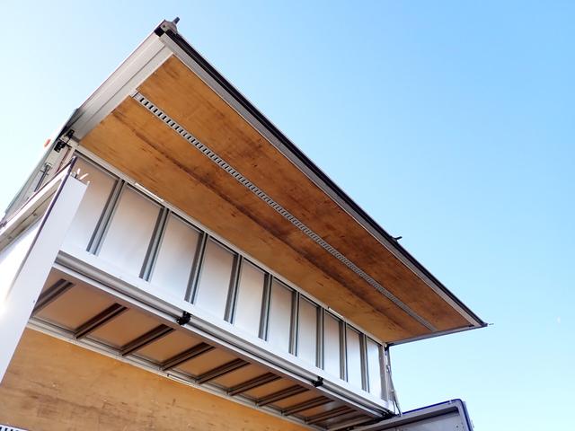 ヒノレンジャー 　２５－６７　ワイド　ハイルーフ　アルミウィング　３ペダル　ベッド付　エンジンＡｓｓｙ交換　トランテックス製　ラッシングレール２段　床引出しフック５対　ＥＴＣ　バックカメラ　抹消積載２７００ｋｇ　４ｔ（17枚目）