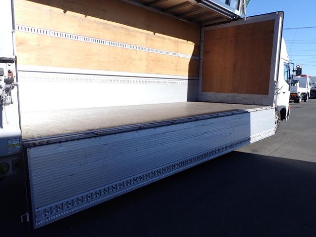 ヒノレンジャー 　２５－６７　ワイド　ハイルーフ　アルミウィング　３ペダル　ベッド付　エンジンＡｓｓｙ交換　トランテックス製　ラッシングレール２段　床引出しフック５対　ＥＴＣ　バックカメラ　抹消積載２７００ｋｇ　４ｔ（19枚目）