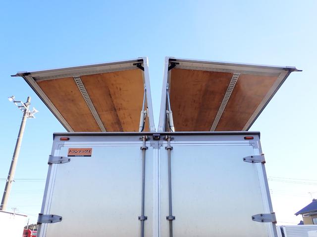 ヒノレンジャー 　２５－６７　ワイド　ハイルーフ　アルミウィング　３ペダル　ベッド付　エンジンＡｓｓｙ交換　トランテックス製　ラッシングレール２段　床引出しフック５対　ＥＴＣ　バックカメラ　抹消積載２７００ｋｇ　４ｔ（23枚目）