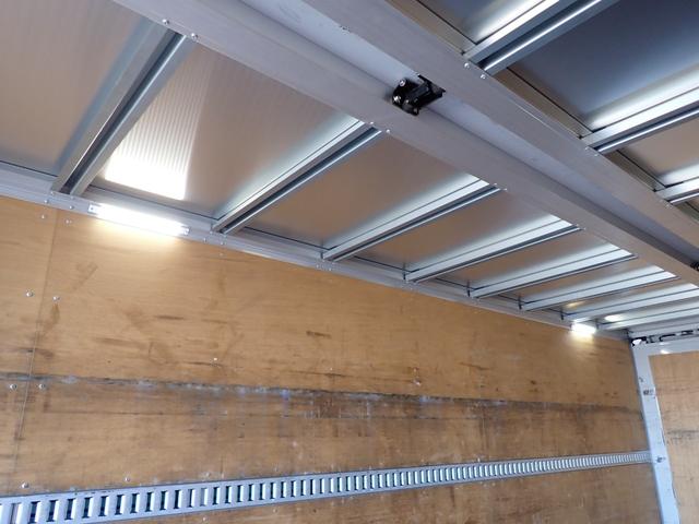 ヒノレンジャー 　２５－６７　ワイド　ハイルーフ　アルミウィング　３ペダル　ベッド付　エンジンＡｓｓｙ交換　トランテックス製　ラッシングレール２段　床引出しフック５対　ＥＴＣ　バックカメラ　抹消積載２７００ｋｇ　４ｔ（40枚目）