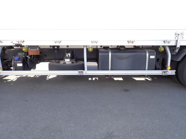ヒノレンジャー 　２５－６７　ワイド　ハイルーフ　アルミウィング　３ペダル　ベッド付　エンジンＡｓｓｙ交換　トランテックス製　ラッシングレール２段　床引出しフック５対　ＥＴＣ　バックカメラ　抹消積載２７００ｋｇ　４ｔ（52枚目）
