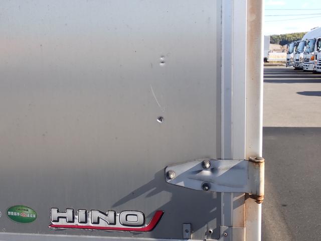 ヒノレンジャー 　２５－６７　ワイド　ハイルーフ　アルミウィング　３ペダル　ベッド付　エンジンＡｓｓｙ交換　トランテックス製　ラッシングレール２段　床引出しフック５対　ＥＴＣ　バックカメラ　抹消積載２７００ｋｇ　４ｔ（79枚目）