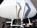 　☆２５－１９　４ｔ　ワイド　散水車　サカイ製　ＳＴ４ＭＢ－１　３ペダル　許容量４０００Ｌ　抹消積載４０００ｋｇ　装備品現状のみ　ＥＴＣ（16枚目）