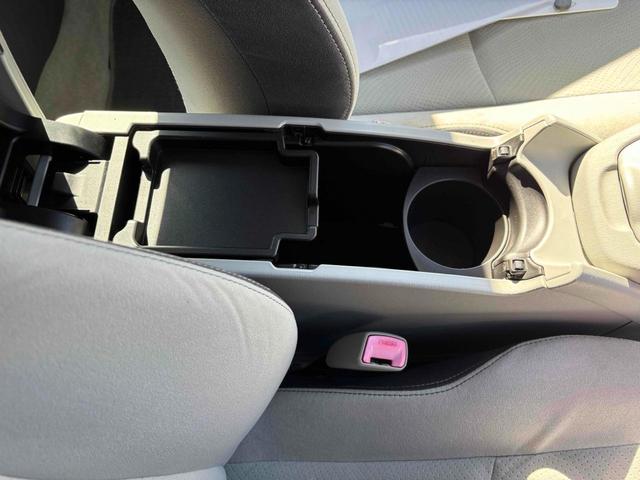 プリウス S LEDエディション ドライブレコーダー ETC バックカメラ ナビ TV アルミホイール LEDヘッドランプ ヘッドライトウォッシャー CVT スマートキー アイドリングストップ 電動格納ミラー 盗難防止システム CD(36枚目)